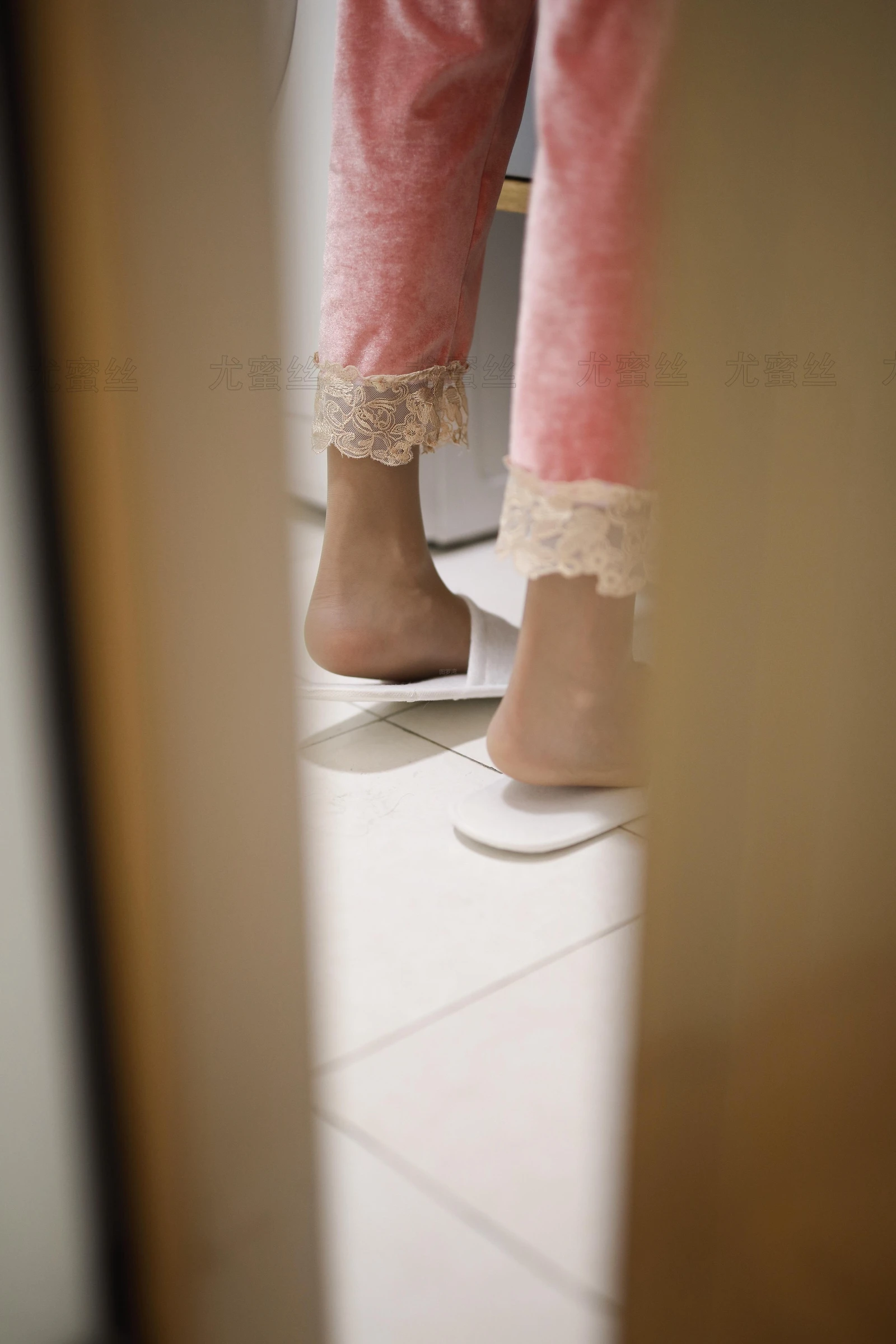 [尤蜜丝]穿搭写真-No.028-[208P1V-622MB]-6.webp